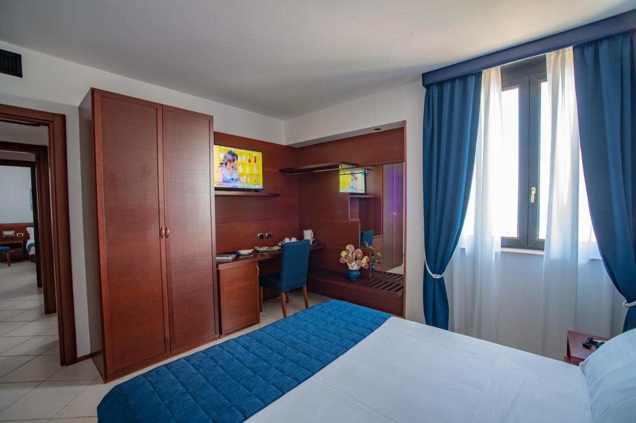 Superior Queen Room with Sea View - Non-Smoking